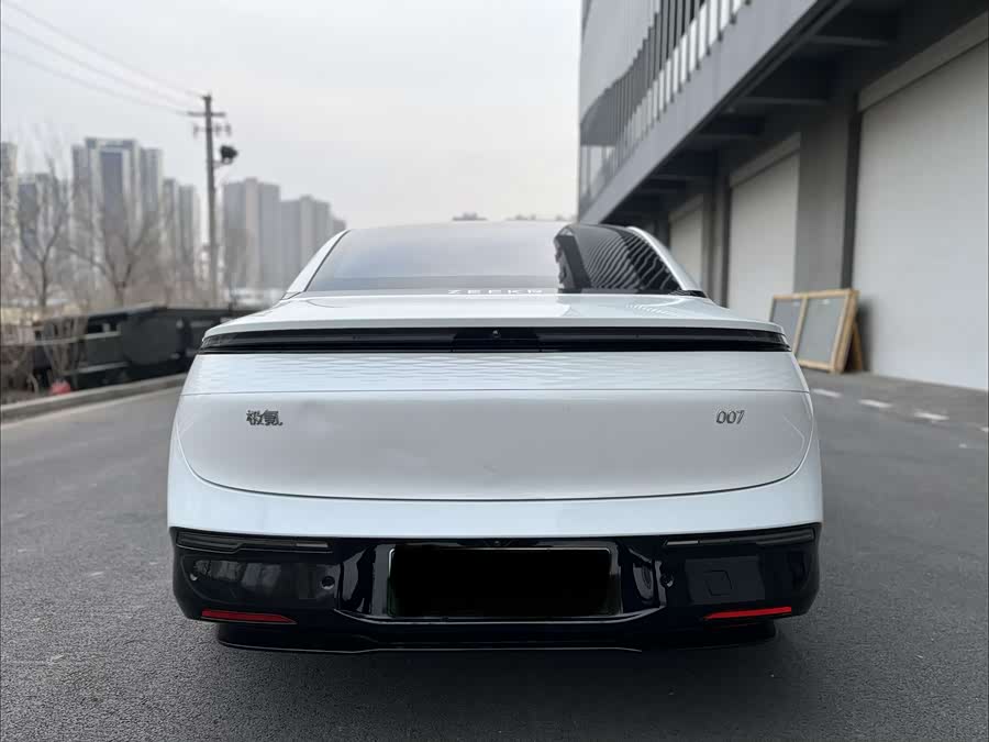 极氪 极氪007 2024 汽车图片 #13