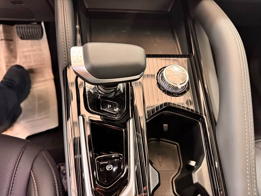 GEELY Monjaro 2025 car image #13