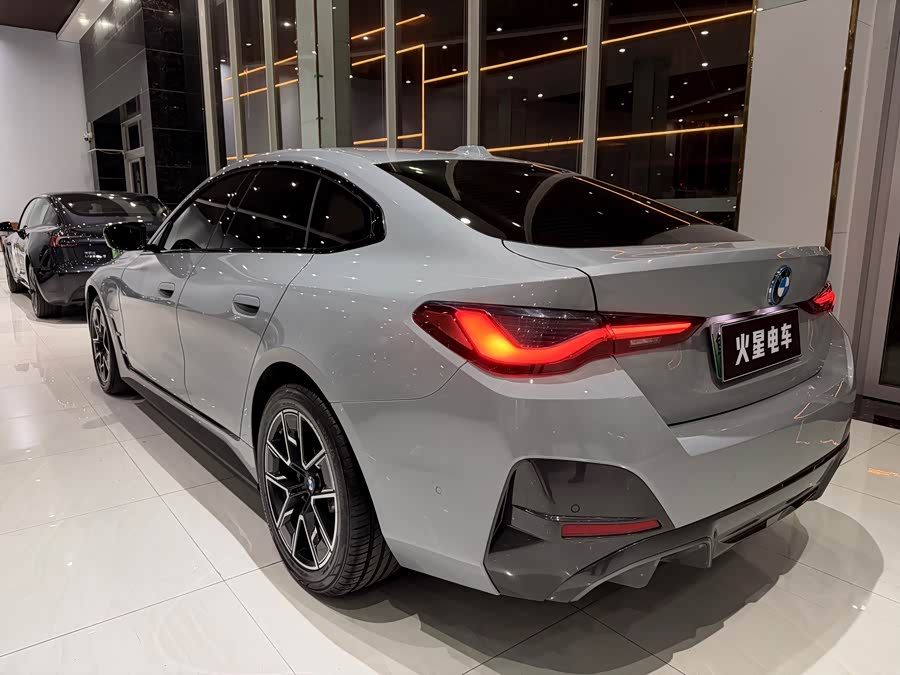 BMW i4 2025 #13 BMW i4 2025 car image #13