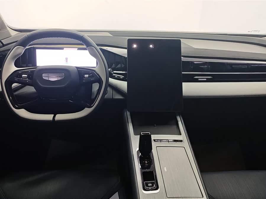 GEELY Boyue L 2025 car image #13