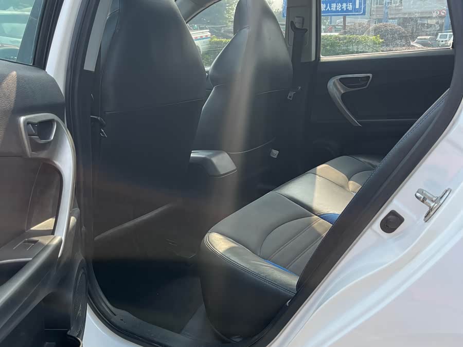 Soueast V5 Lingzhi 2015 car image #13