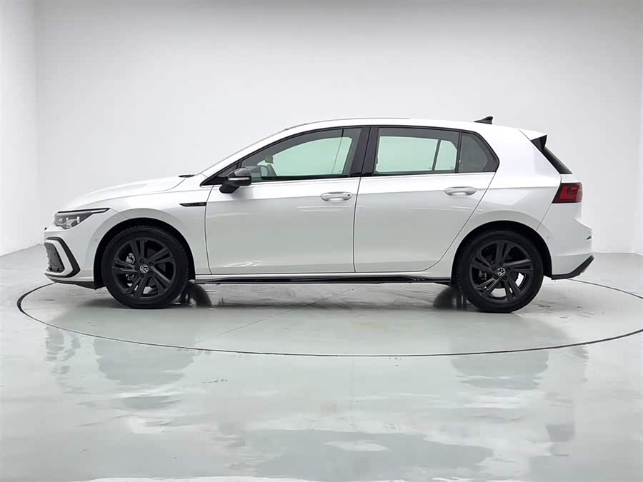 Volkswagen Golf 2021 car image #13