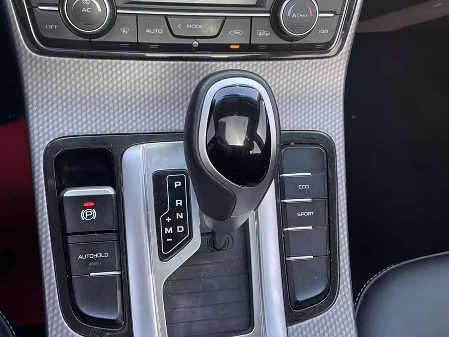 GEELY Emgrand GS 2017 car image #13