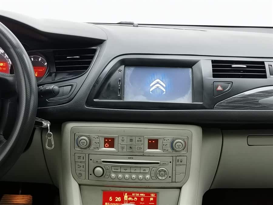 Citroen C5 2012 car image #13