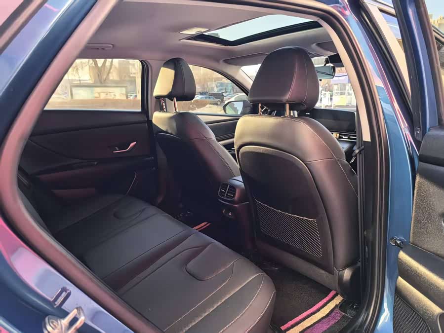 Hyundai Elantra 2023 car image #13