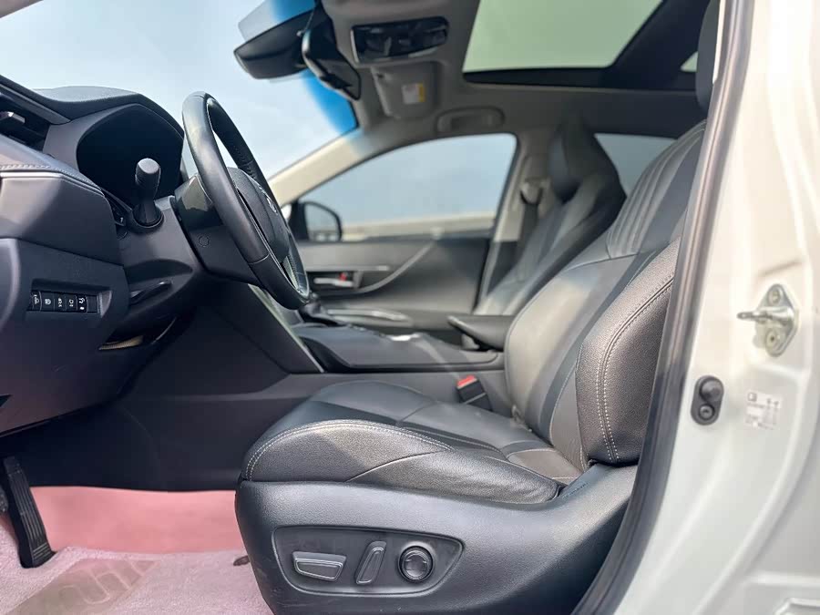 Toyota Harrier 2023 immagine di auto #13