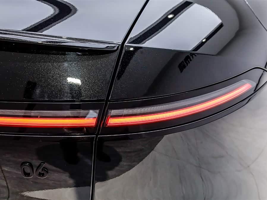 Avatr 06 2025 car image #13