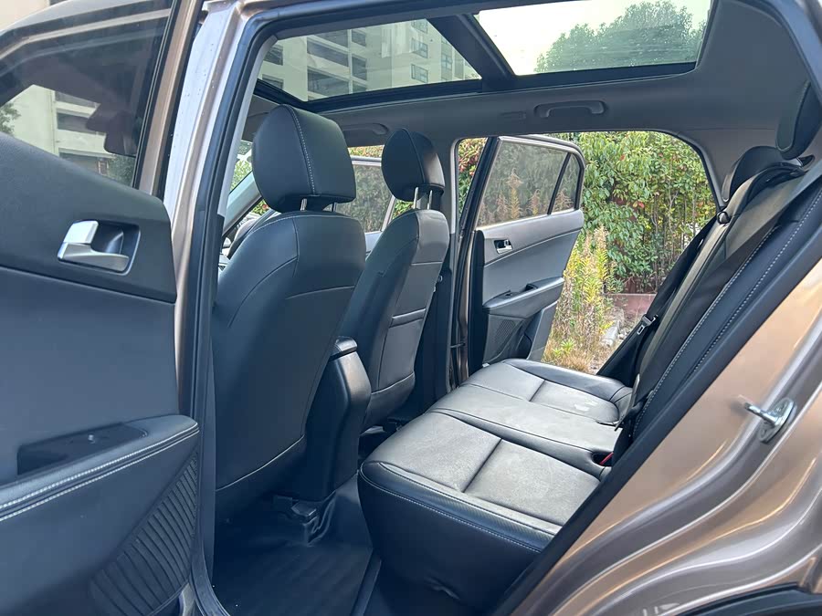 Hyundai ix25 2016 car image #13