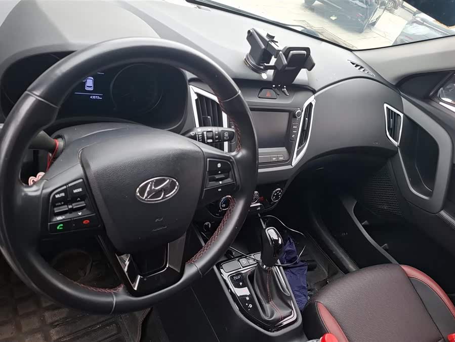 Hyundai ix25 2018 car image #13