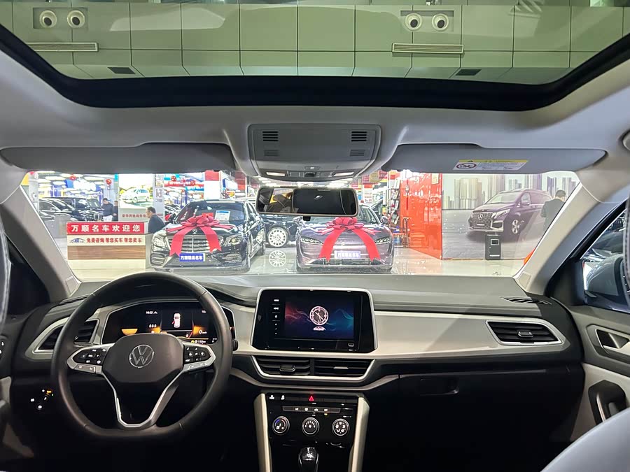 Volkswagen T-Roc 2026 car image #13