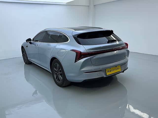 哪吒汽车 哪吒S猎装 2025 汽车图片 #13