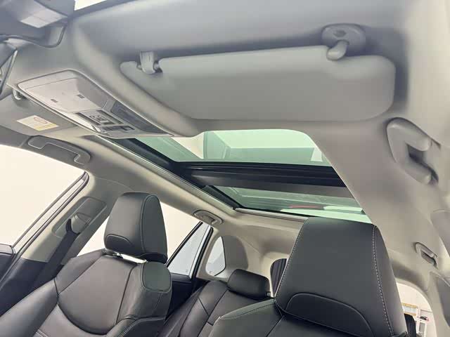 Toyota RAV4 2024 car image #13