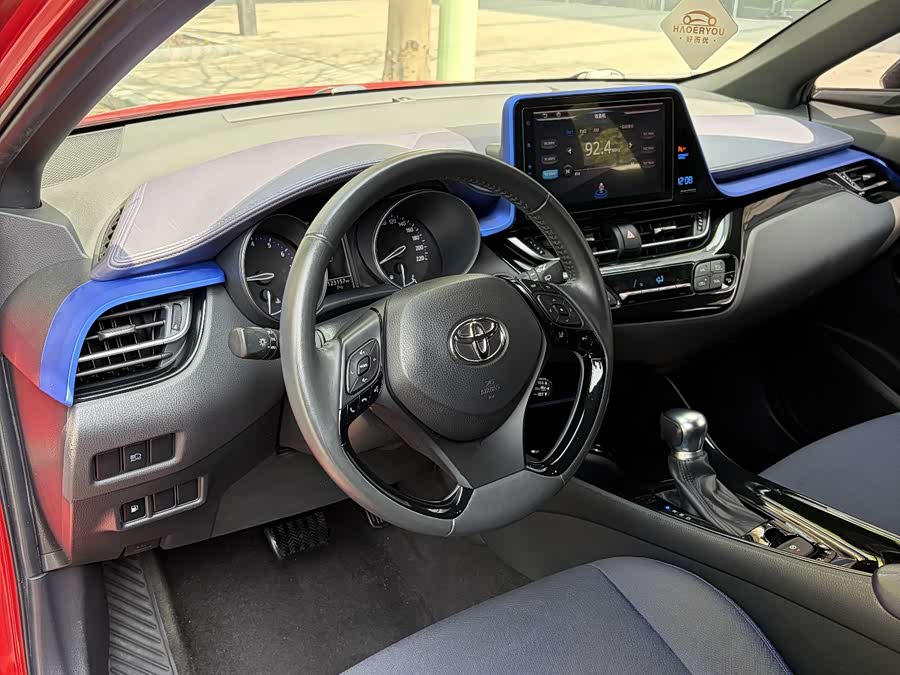 Toyota C-HR 2018 car image #13