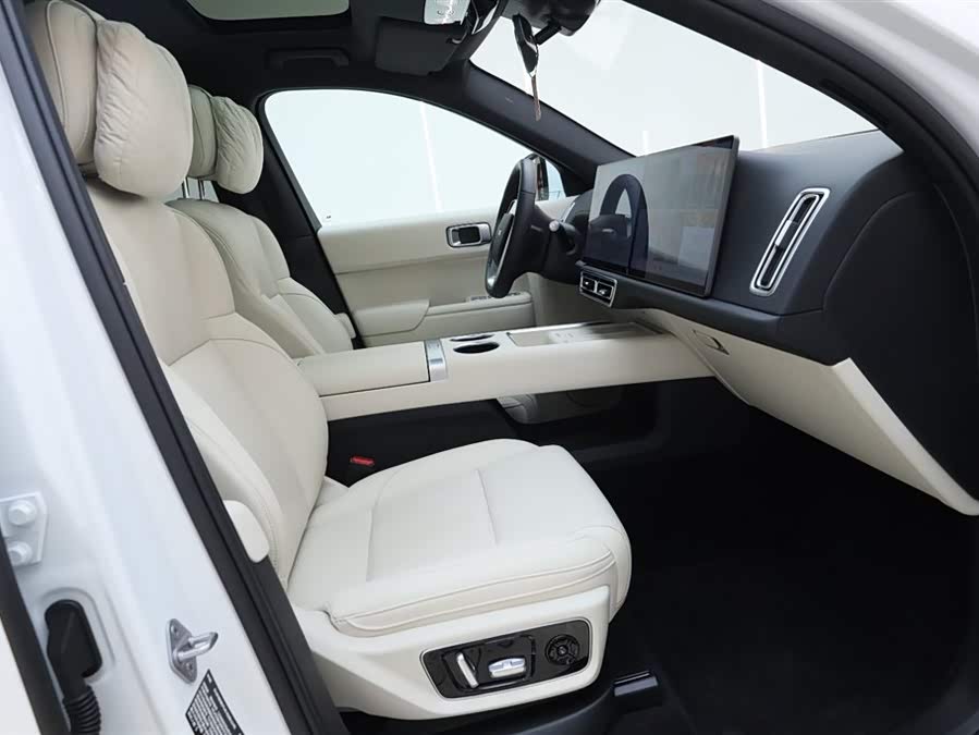 Li L7 2025 صورة سيارة #13