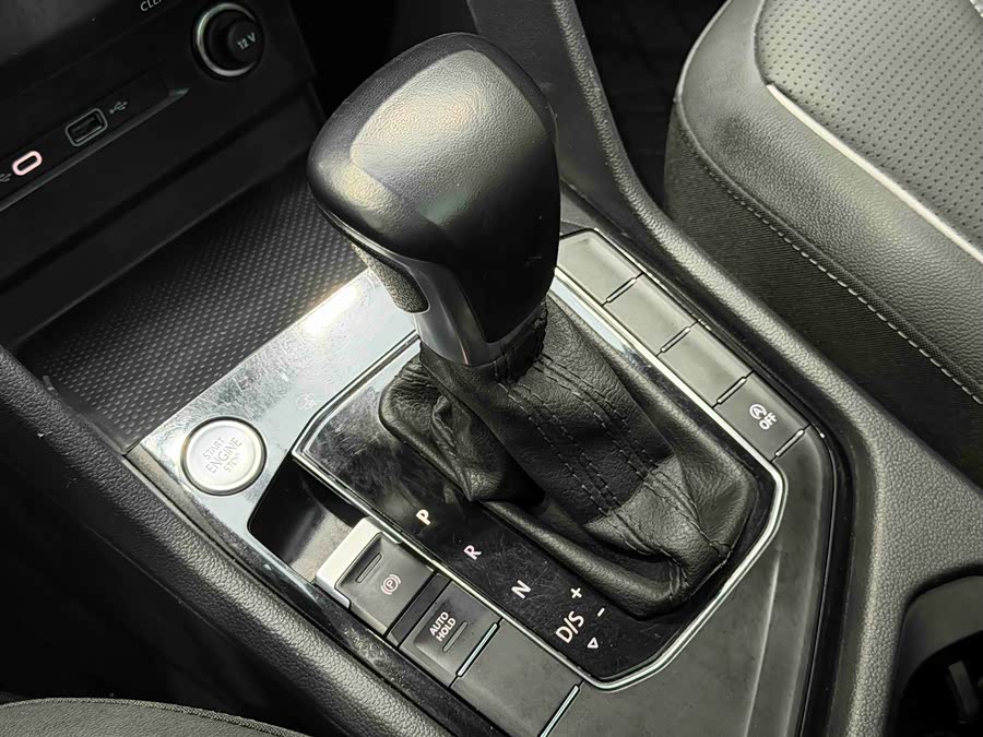 Volkswagen Tiguan L 2023 #13 Volkswagen Tiguan L 2023 immagine di auto #13