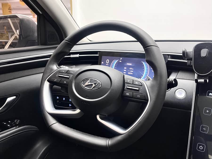 Hyundai Tucson 2023 car image #13