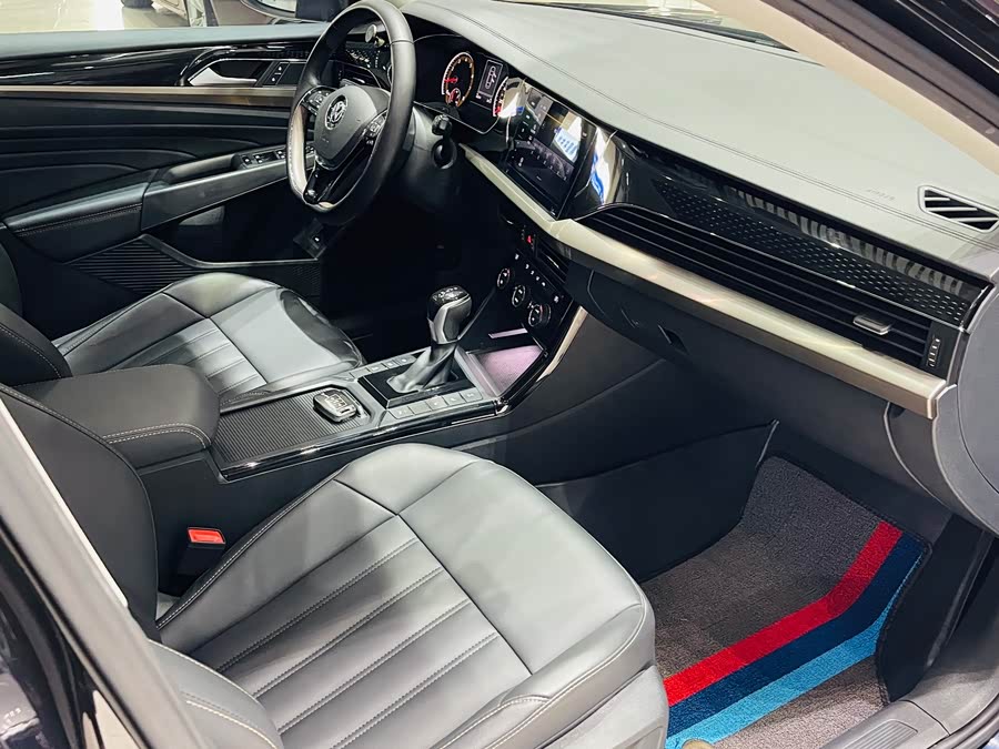 Volkswagen Passat 2020 car image #13