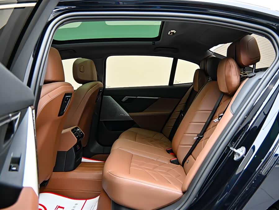 BMW 5 Series 2024 car image #13