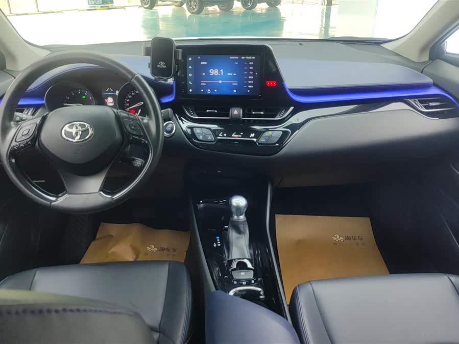 Toyota C-HR 2019 immagine di auto #13