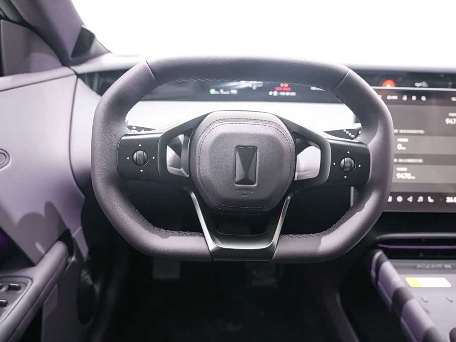 Avatr 06 2025 car image #13