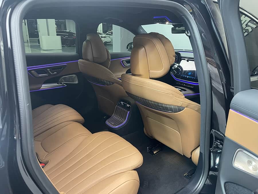 Mercedes-Benz E Class 2024 car image #13