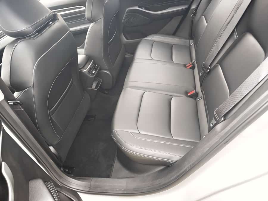 GEELY Emgrand 2024 #13 GEELY Emgrand 2024 car image #13