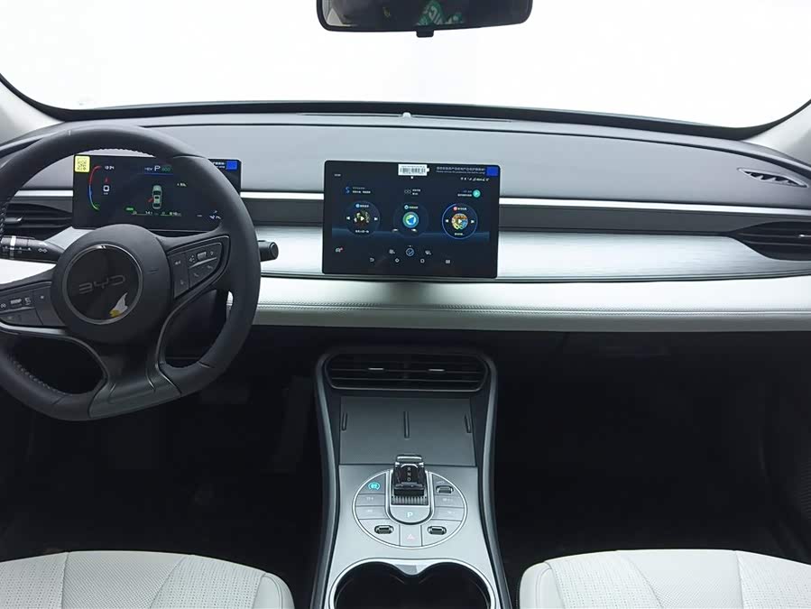 BYD Seal 05 DM-i 2025 immagine di auto #13