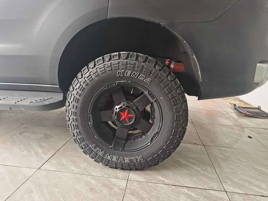 Ford Everest 2017 صورة سيارة #13