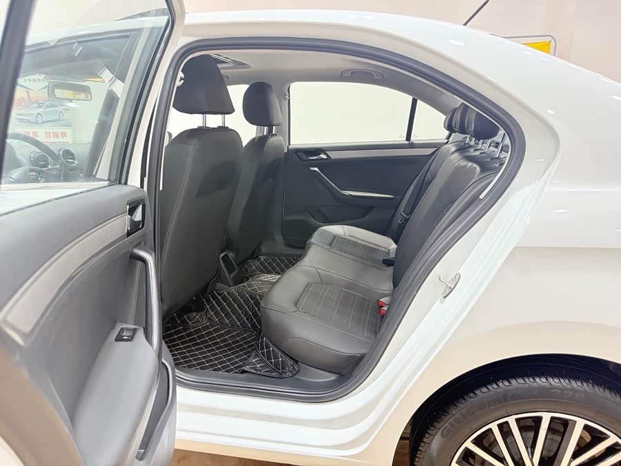 Jetta Jetta 2018 #13 Jetta Jetta 2018 car image #13