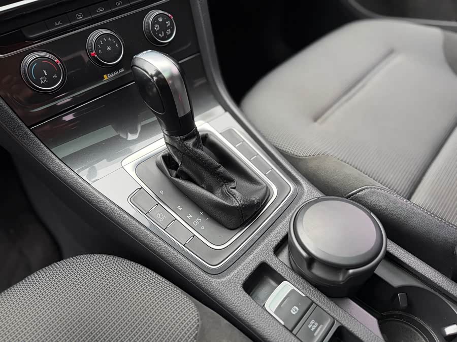 Volkswagen Golf 2018 #13 Volkswagen Golf 2018 car image #13