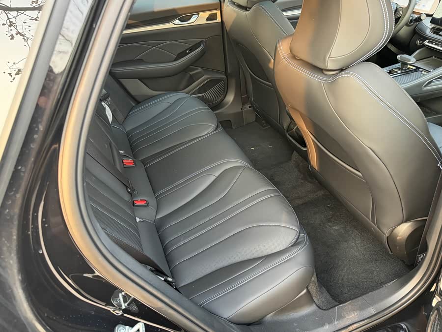 GEELY Preface 2025 image de voiture #13