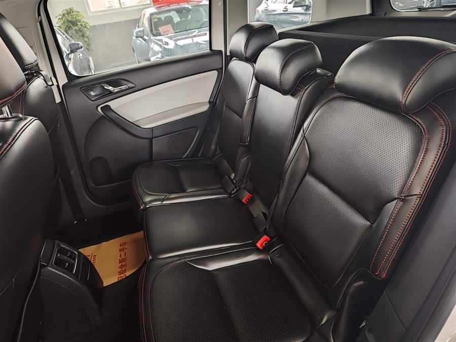 Skoda Yeti 2016 immagine di auto #13