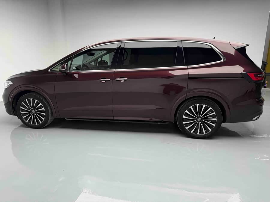 Volkswagen Viloran 2020 car image #13