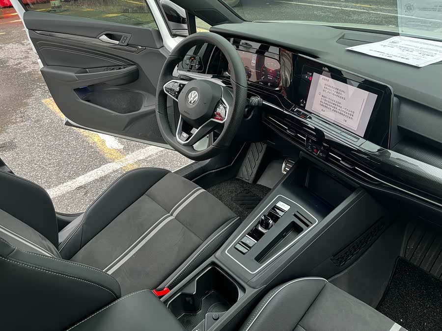Volkswagen Golf 2024 car image #13