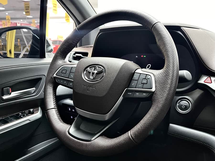 Toyota Granvia 2024 car image #13