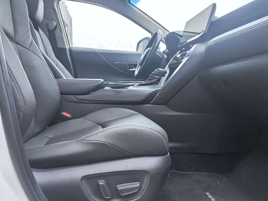 Toyota Venza 2023 car image #13