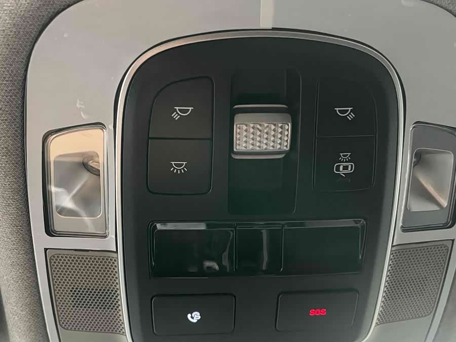 Hyundai Santa Fe 2021 car image #13