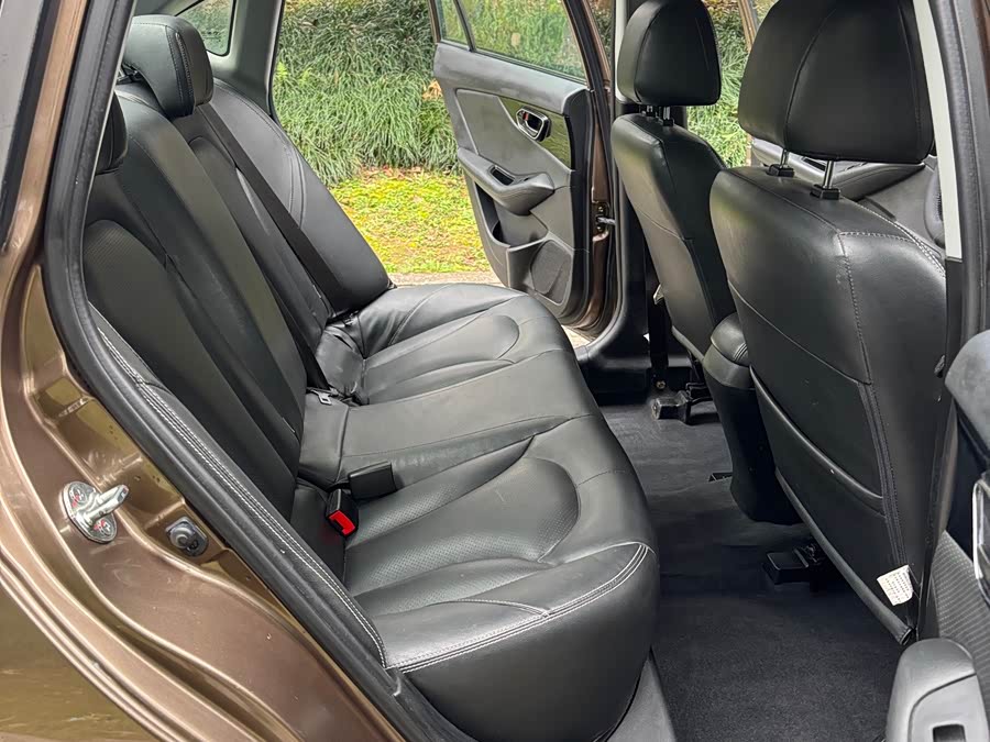 Soueast V5 Lingzhi 2015 car image #13