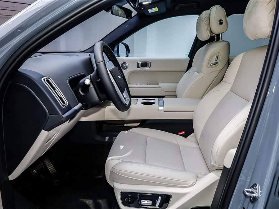 Li L7 2025 immagine di auto #13