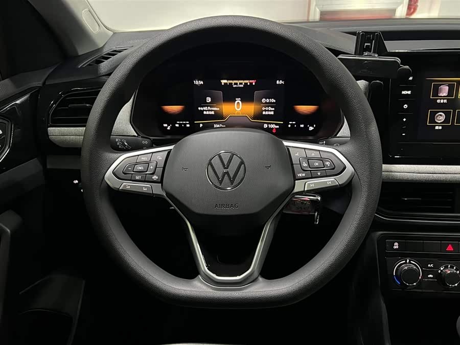 Volkswagen Tharu 2025 car image #13