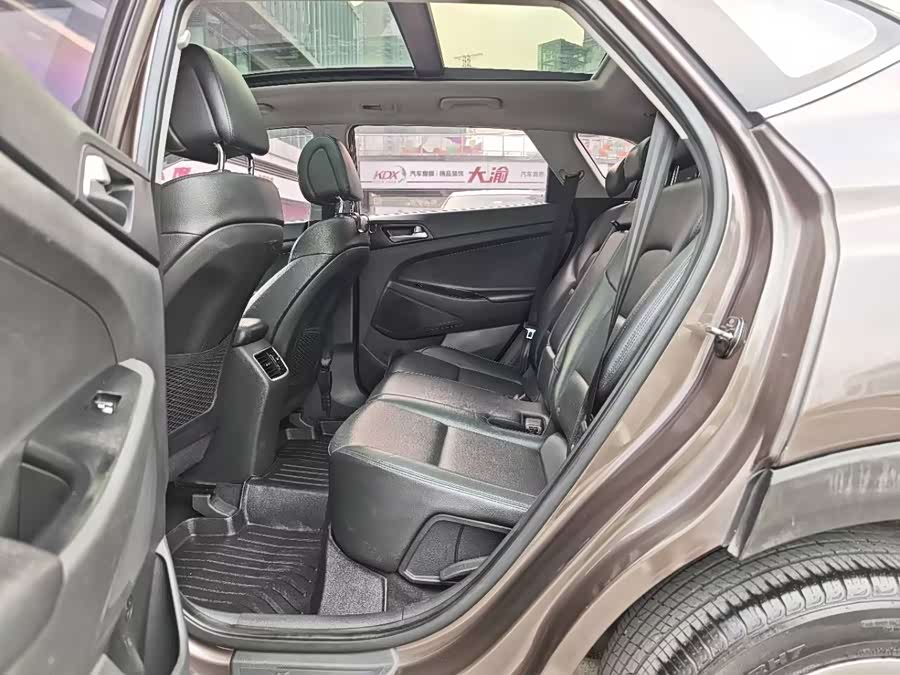 Hyundai Tucson 2015 car image #13