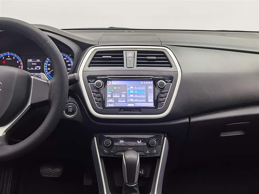 Suzuki S-Cross 2015 صورة سيارة #13