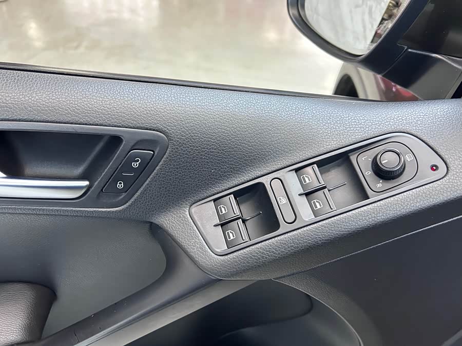 Volkswagen Tiguan 2016 #13 Volkswagen Tiguan 2016 car image #13