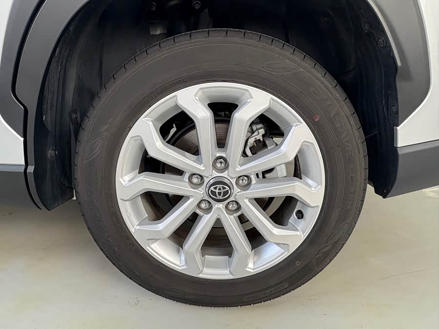 Toyota Frontlander 2025 car image #13