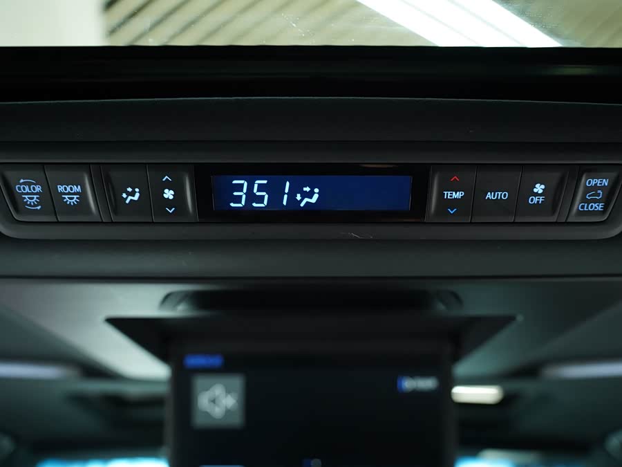 Toyota Vellfire 2020 car image #13