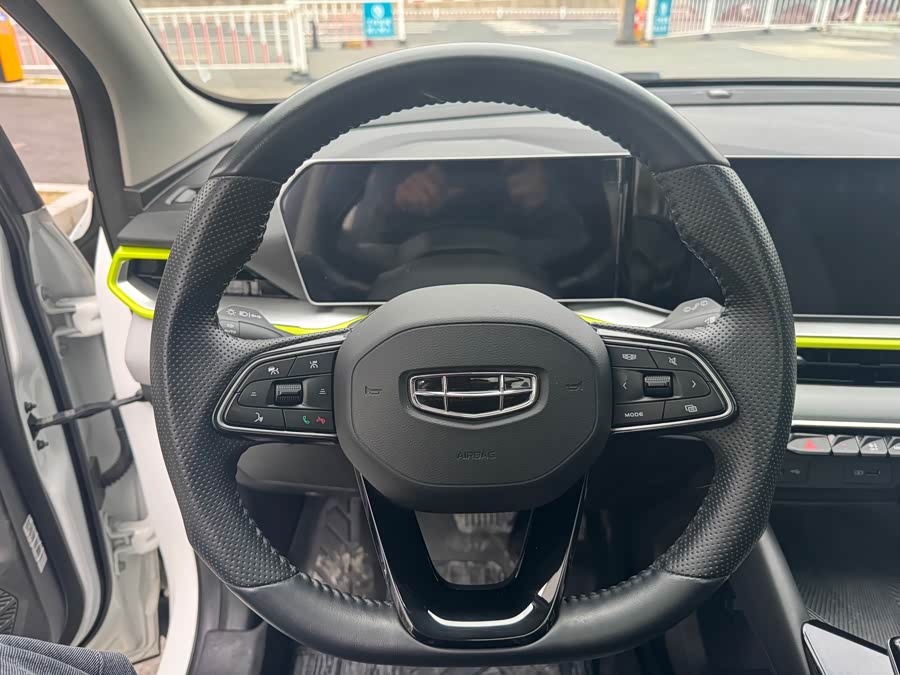 GEELY Coolray 2023 car image #13
