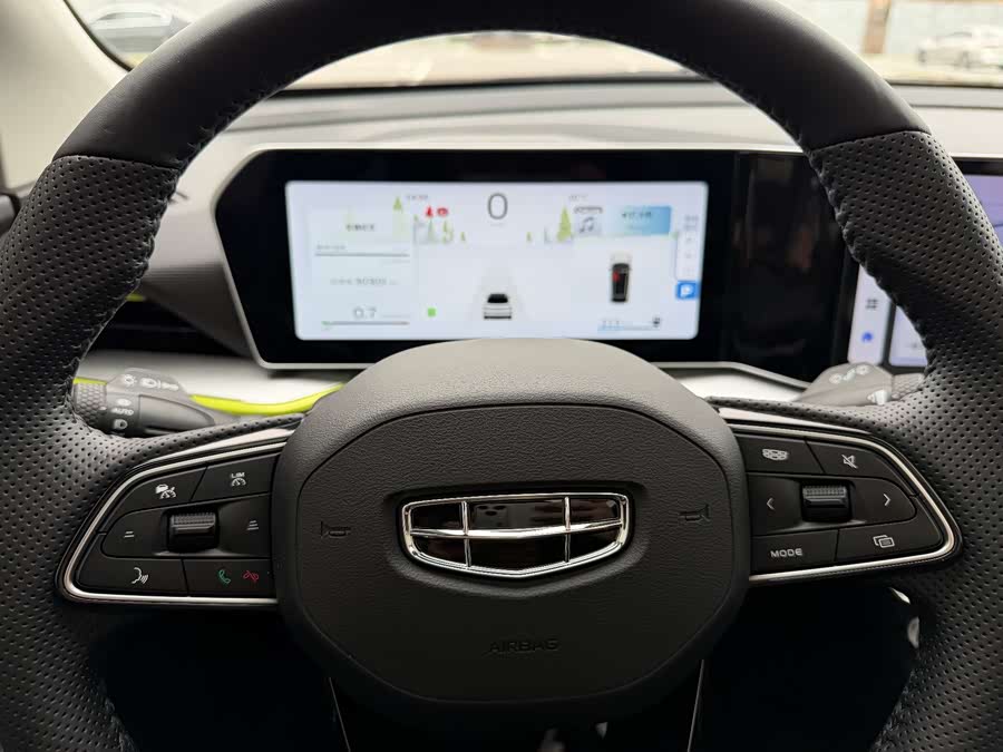 GEELY Coolray 2022 car image #13