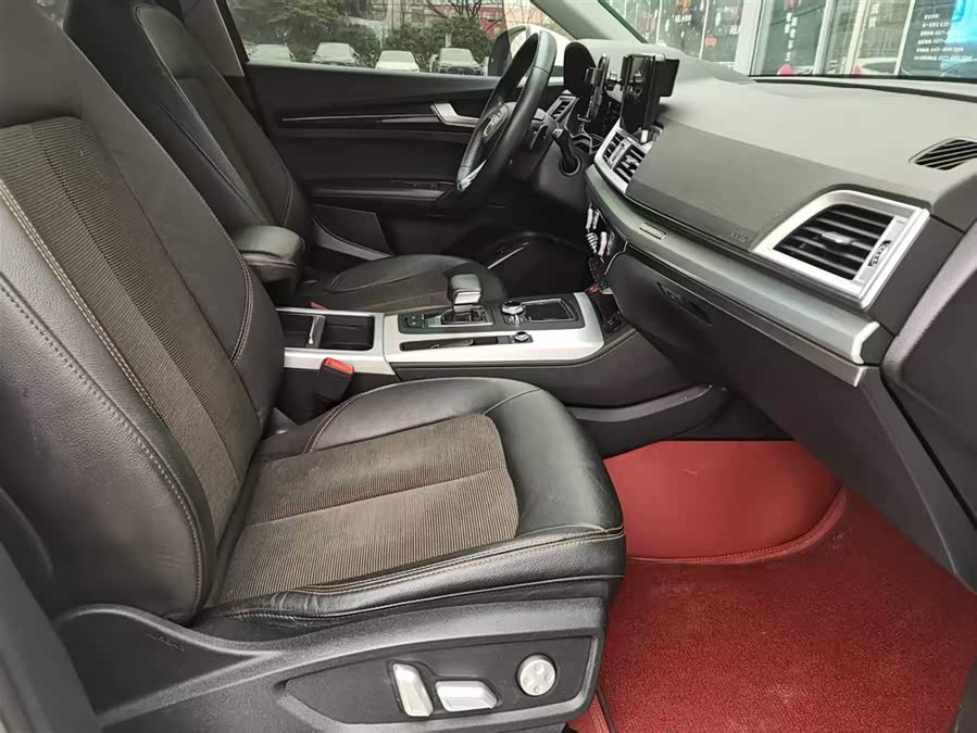 Audi Q5L 2019 car image #13