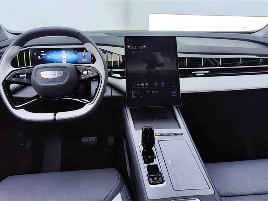 GEELY Boyue L 2024 car image #13