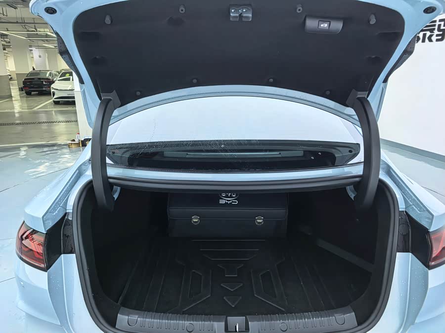 BYD Qin L 2024 car image #13